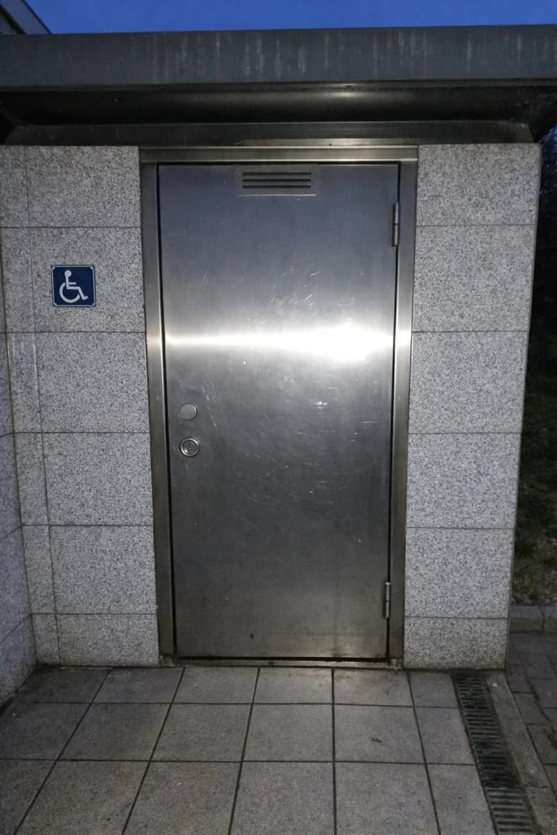 Public WC — Modřany centrum