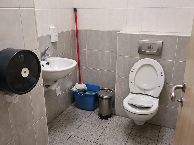 Public Toilet – U Zoologické zahrady, Brno-Bystrc (near Zastávka u tygrů) #2